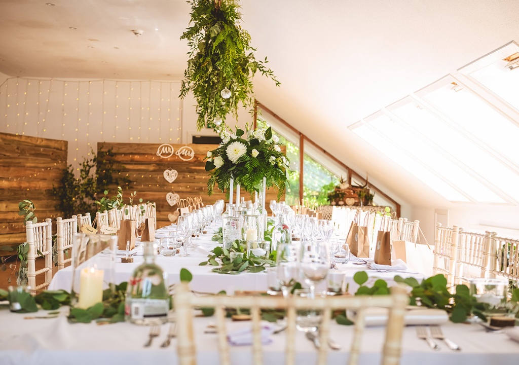 Table with floral wedding decorations